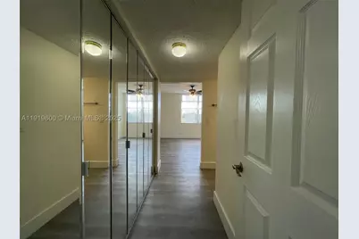 9471 Evergreen #401, Davie, FL 33324 - Photo 18