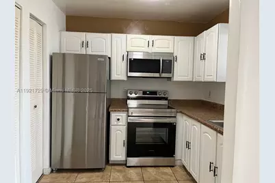 13500 NE 3rd #402, North Miami, FL 33161 - Photo 2