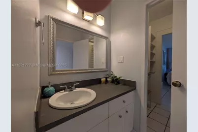100 Lincoln #904, Miami Beach, FL 33139 - Photo 10