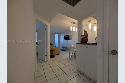 100 Lincoln #904, Miami Beach, FL 33139 - Photo 12