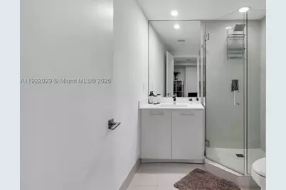 55 SW 9th #1705, Miami, FL 33130 - Photo 14