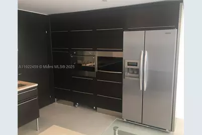 6000 Collins #521, Miami Beach, FL 33140 - Photo 18