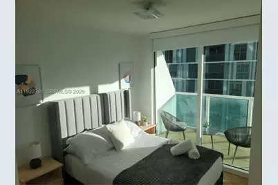 41 SE 5th #710, Miami, FL 33131 - Photo 2