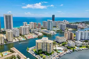 100 Golden Isles, Hallandale, FL 33009 - Photo 24