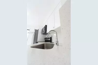 5300 W 21st #311, Hialeah, FL 33016 - Photo 4