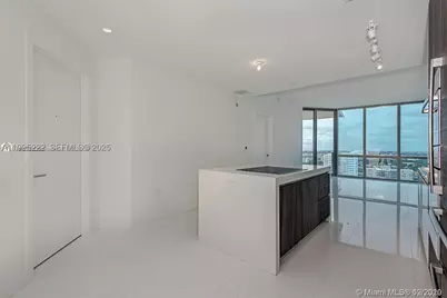 851 NE 1st #1608, Miami, FL 33132 - Photo 2