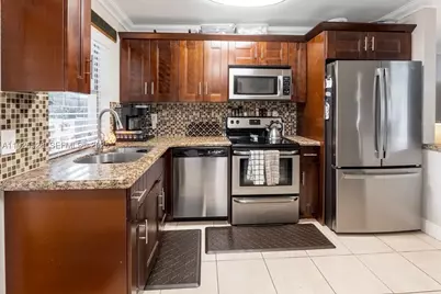 7002 NW 95th, Tamarac, FL 33321 - Photo 2