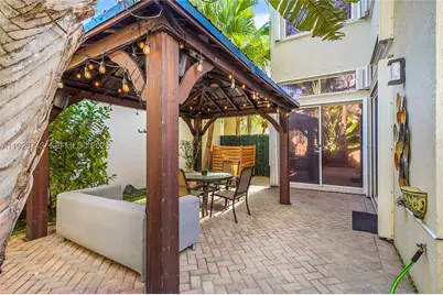 1135 Satinleaf, Hollywood, FL 33019 - Photo 56