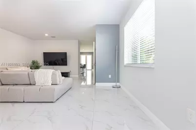 1968 NW 25th, Miami, FL 33125 - Photo 10
