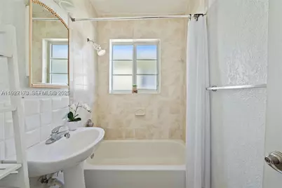 8345 Byron #6, Miami Beach, FL 33141 - Photo 16