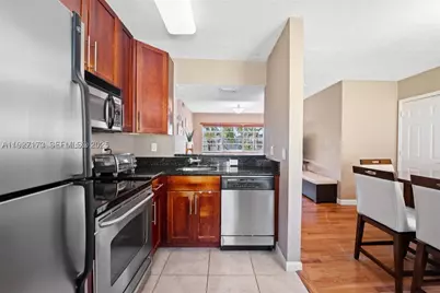 8345 Byron #6, Miami Beach, FL 33141 - Photo 10