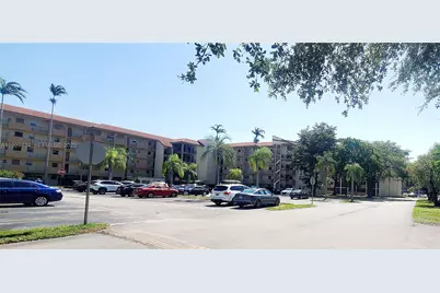 3905 N Nob Hill #510, Sunrise, FL 33351 - Photo 2