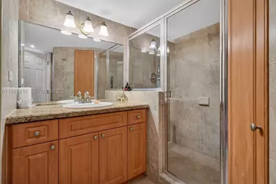7135 Collins #1015, Miami Beach, FL 33141 - Photo 16