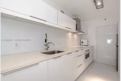 100 Lincoln #839, Miami Beach, FL 33139 - Photo 6