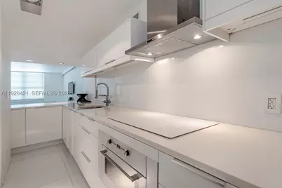 100 Lincoln #839, Miami Beach, FL 33139 - Photo 8