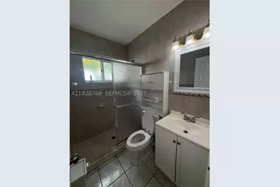 401 Collins #21, Miami Beach, FL 33139 - Photo 18