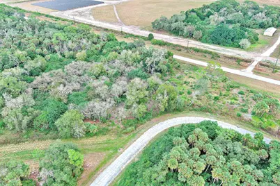 173 Carousel, Labelle, FL 33935 - Photo 16