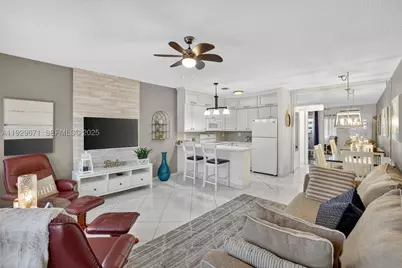 800 SW 10th #4T, Hallandale, FL 33009 - Photo 1