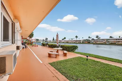 800 SW 10th #4T, Hallandale, FL 33009 - Photo 16