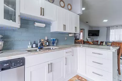 6900 NW 173rd #1108, Hialeah, FL 33015 - Photo 10