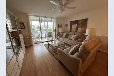 324 SE 10th #207, Dania Beach, FL 33004 - Photo 2