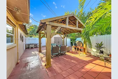 1860 NW 127th, Miami, FL 33167 - Photo 30