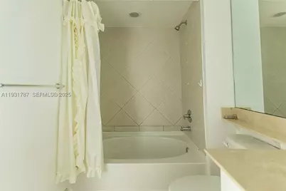 335 S Biscayne #2710, Miami, FL 33131 - Photo 18