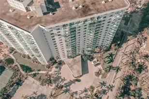 19380 Collins, Sunny Isles Beach, FL 33160 - Photo 20