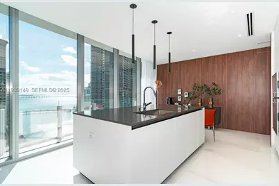 300 Biscayne Blvd #1901, Miami, FL 33131 - Photo 16