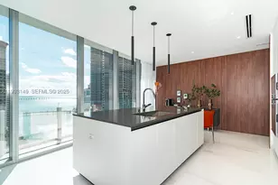 300 Biscayne Blvd, Miami, FL 33131 - Photo 16