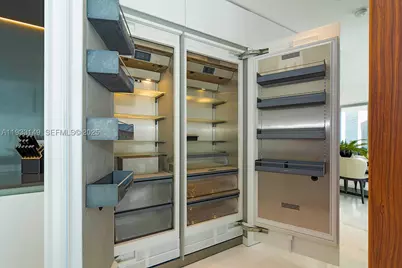 300 Biscayne Blvd #1901, Miami, FL 33131 - Photo 22