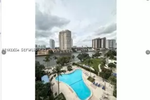 19390 Collins, Sunny Isles Beach, FL 33160 - Photo 32