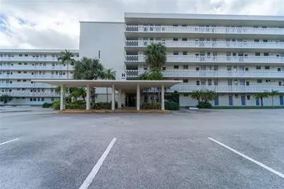 2855 Leonard #H607, Aventura, FL 33160 - Photo 2