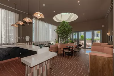 11 NE 6 #1407, Miami, FL 33132 - Photo 4