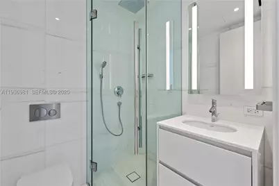 300 Biscayne Blvd #3201, Miami, FL 33130 - Photo 26