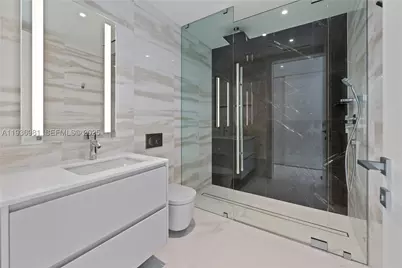 300 Biscayne Blvd #3201, Miami, FL 33130 - Photo 24