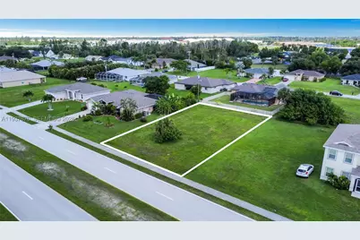 1821 Savona Pkwy W, Cape Coral, FL 33914 - Photo 2