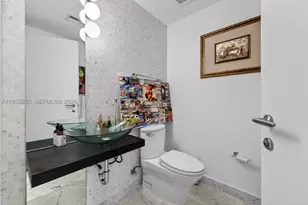 200 Biscayne Blvd, Miami, FL 33131 - Photo 16