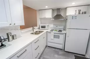 9150 Lime Bay, Tamarac, FL 33321 - Photo 6