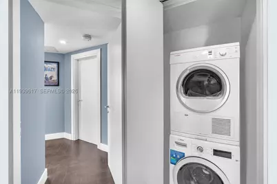 200 Biscayne Boulevard #4202, Miami, FL 33131 - Photo 22
