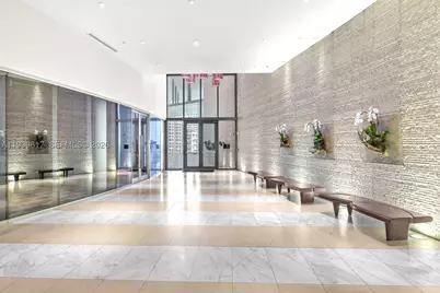 200 Biscayne Boulevard #4202, Miami, FL 33131 - Photo 30