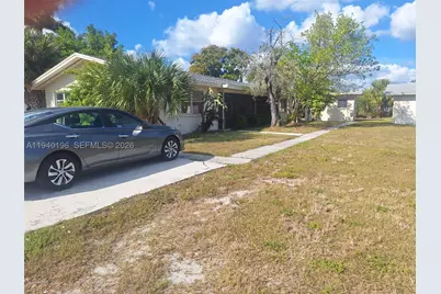 245 E Parkway, Other Fl City, FL 33904 - Photo 2