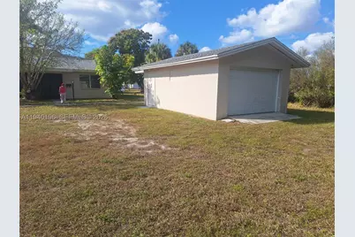 245 E Parkway, Other Fl City, FL 33904 - Photo 24