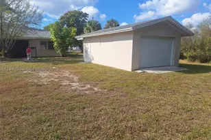 245 E Pkwy, Other Fl City, FL 33904 - Photo 24