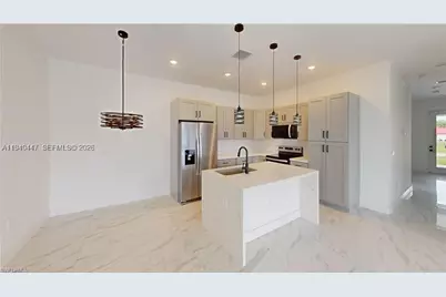 2045 Carver, Fort Myers, FL 33916 - Photo 6