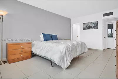 5005 Collins #824, Miami Beach, FL 33140 - Photo 8