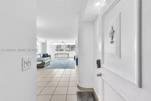 5005 Collins, Miami Beach, FL 33140 - Photo 4
