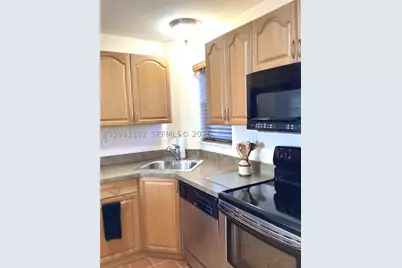 8900 Washington #PH19, Pembroke Pines, FL 33025 - Photo 4