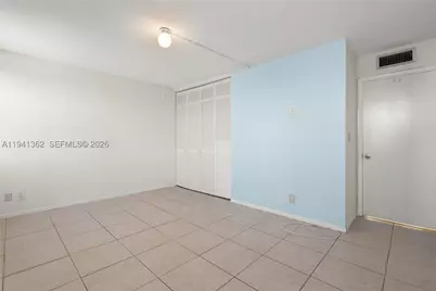 437 Golden Isles #4D, Hallandale Beach, FL 33009 - Photo 14