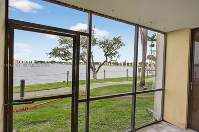 114 Lake Emerald #104, Oakland Park, FL 33309 - Photo 28